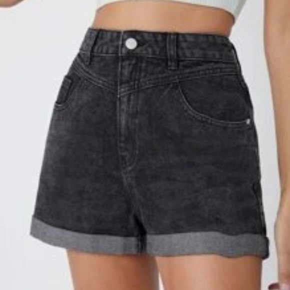 NWT High Waisted Black Denim Shorts - Picture 1 of 4
